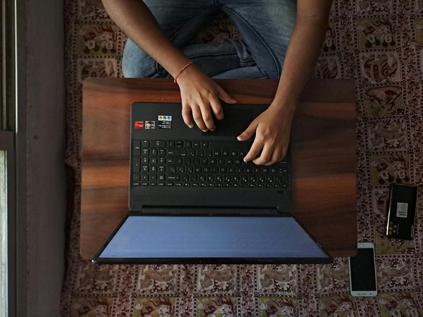 How Can UK Women's Fashion Innovate to Stay Ahead of Global Trends?